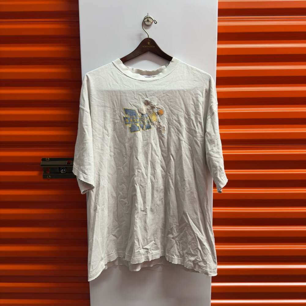 AND1 College Basketball T-Shirt Size XXL White Distressed Graphic Tee